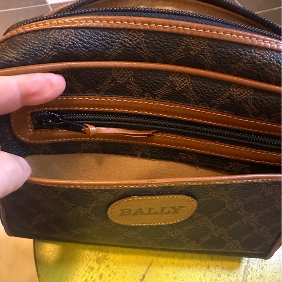 Bally cross bag, NWT - Picture 9 of 10